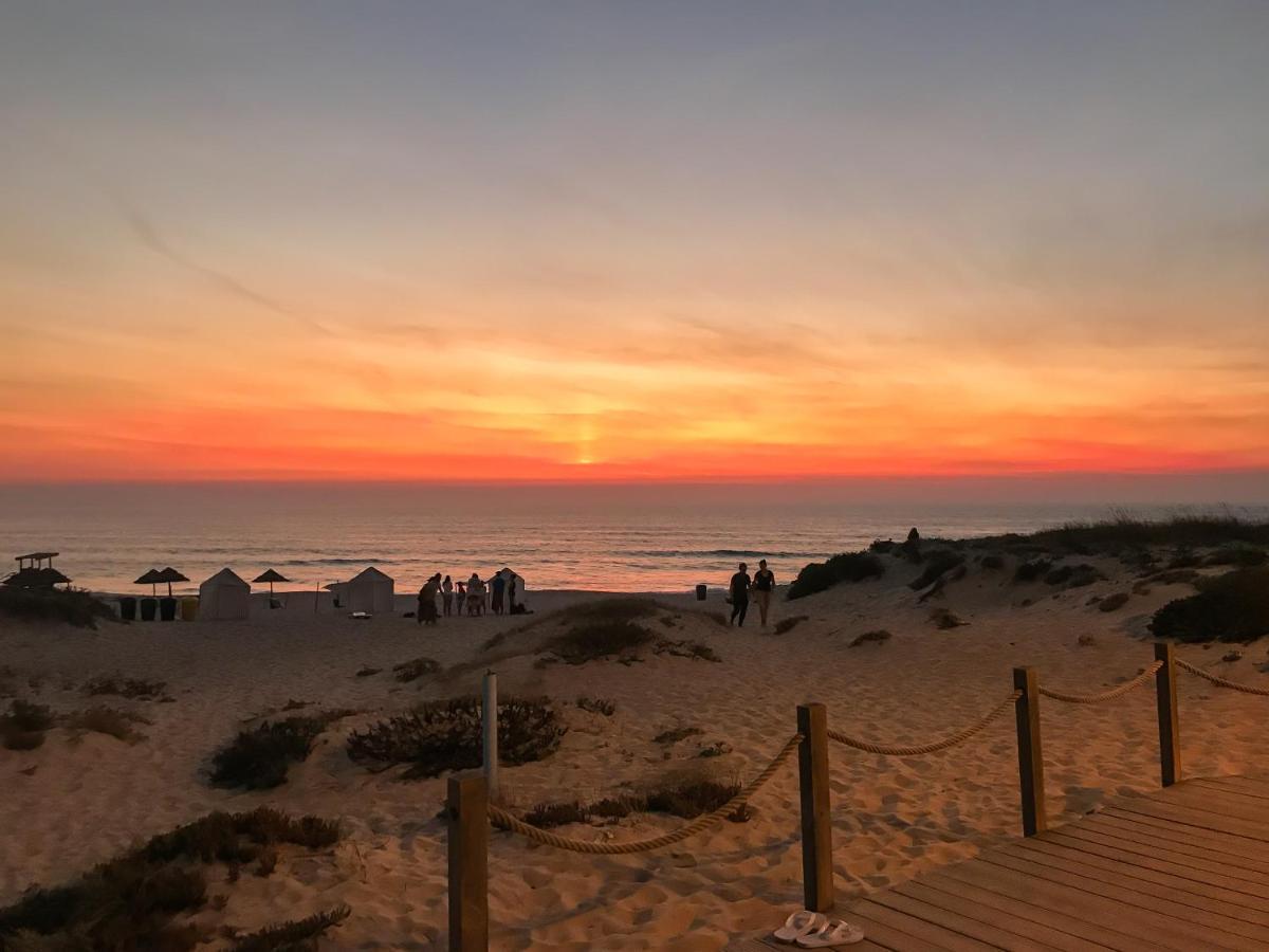 The Far End Surf House - Surf & Yoga Holidays Lourinha  Bagian luar foto